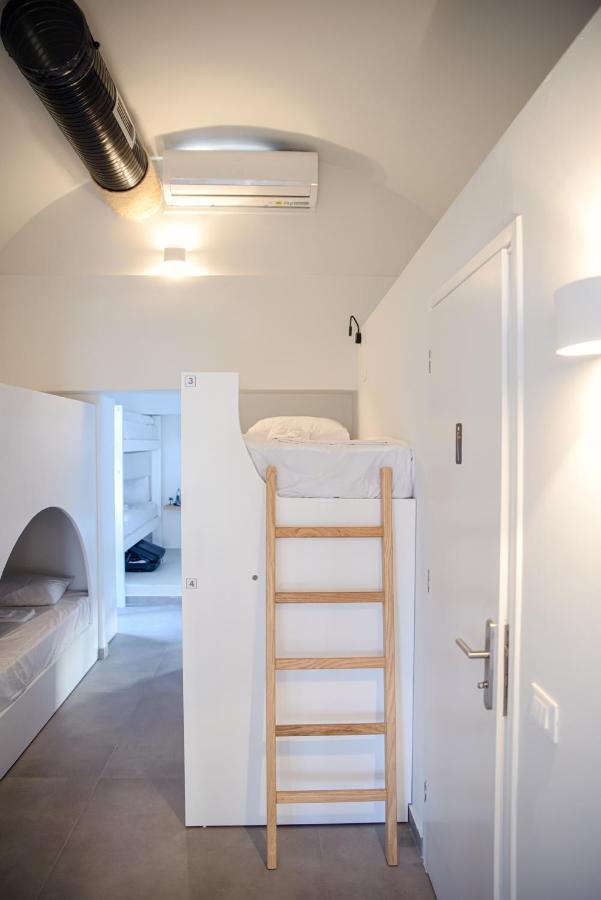 Central Hostel Oia Ngoại thất bức ảnh