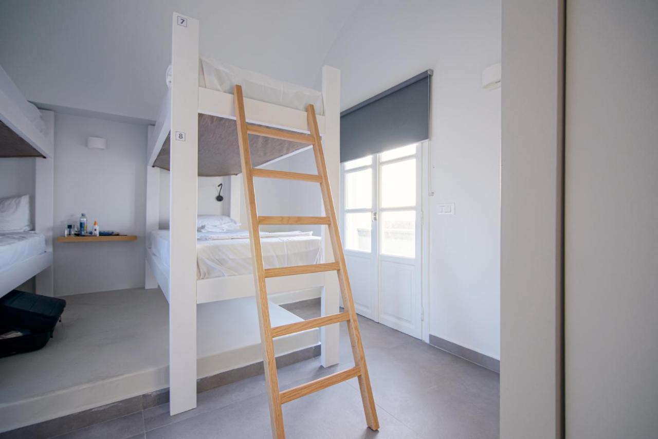 Central Hostel Oia Ngoại thất bức ảnh