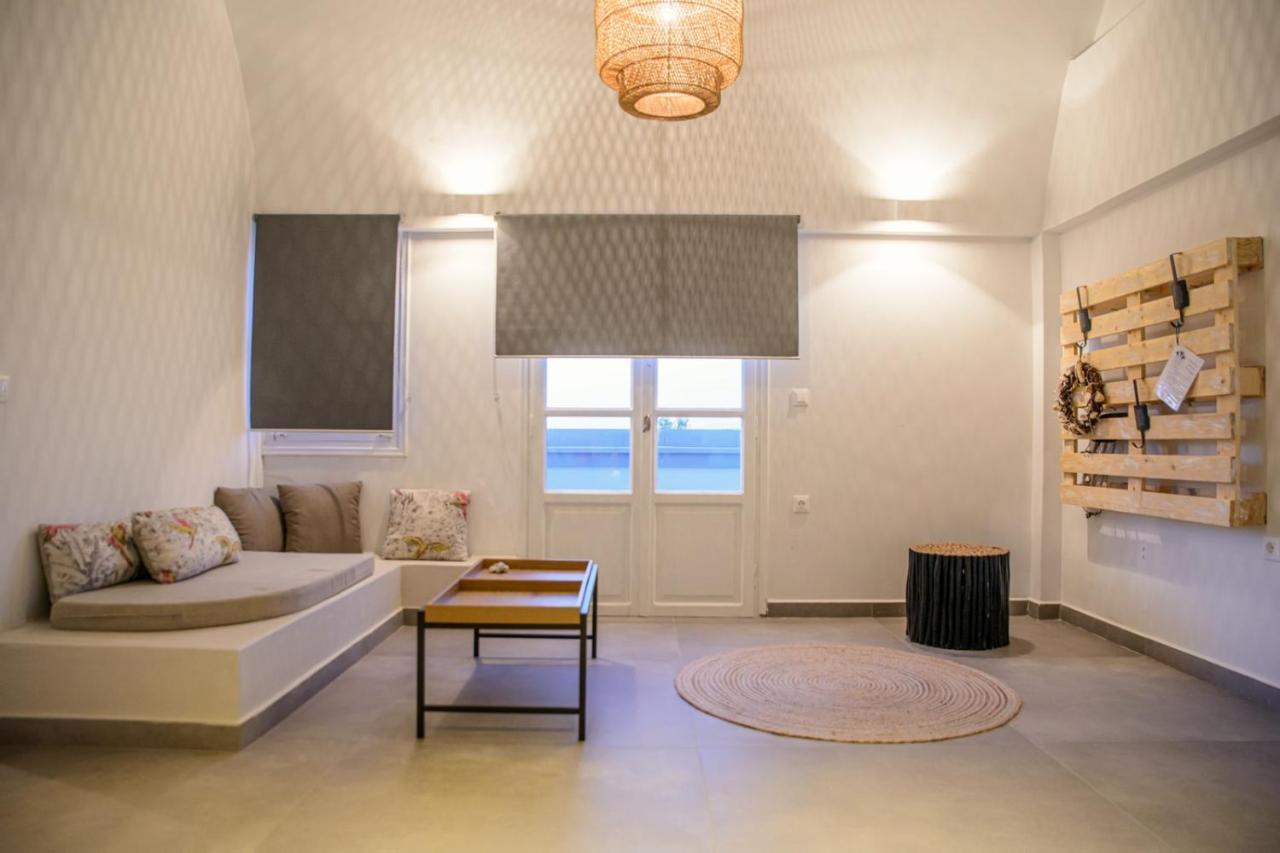 Central Hostel Oia Ngoại thất bức ảnh