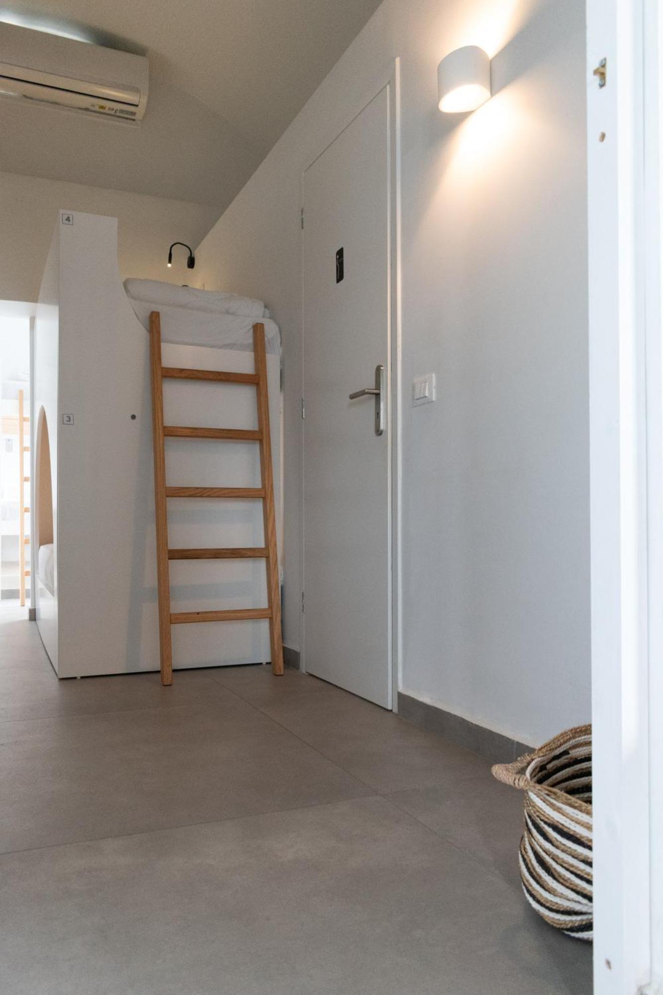 Central Hostel Oia Ngoại thất bức ảnh